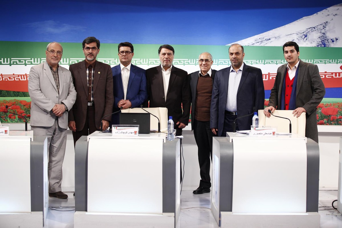مناظره با موضوع معافیت مشمولان غایب از سربازی با پرداخت جریمه نقدی؛تضعیف بنیه دفاعی کشور با فروش سربازی و ضرورت تعیین تکلیف دو میلیون شهروند