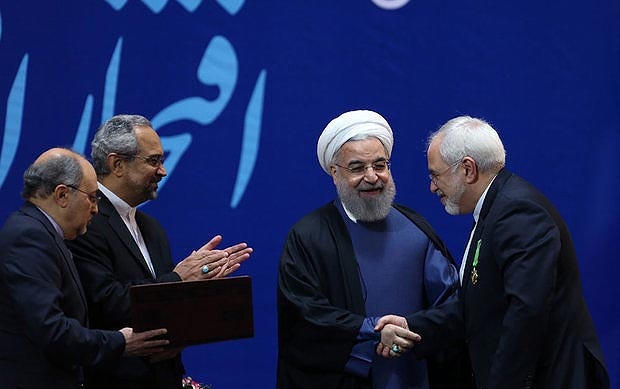 حاجی‌: افتخار آفرینان برجام !هر چه پاداش گرفته اید به خزانه بازگردانید