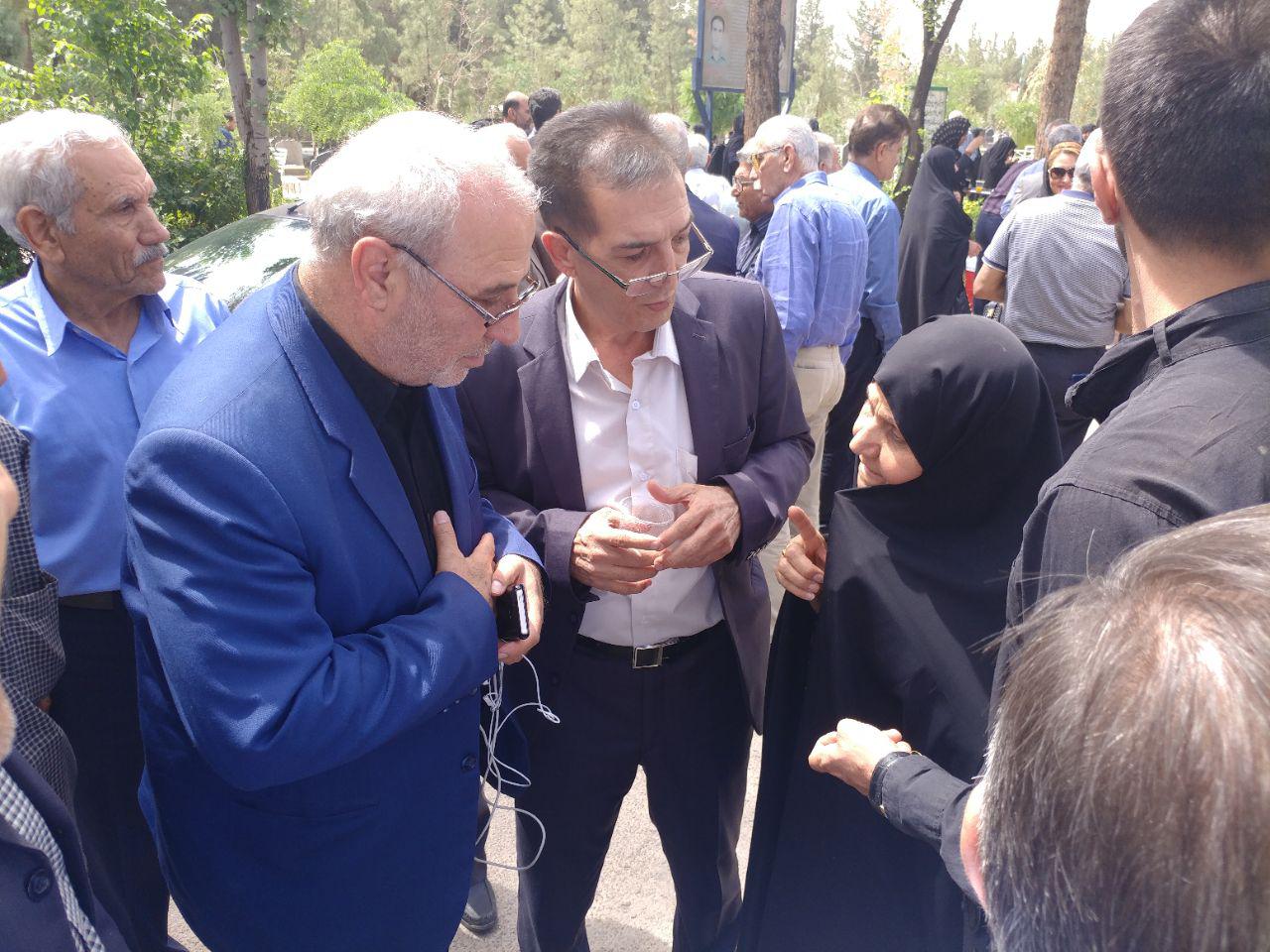 شرکت در مراسم خاکسپاری مرحوم روشن چراغ