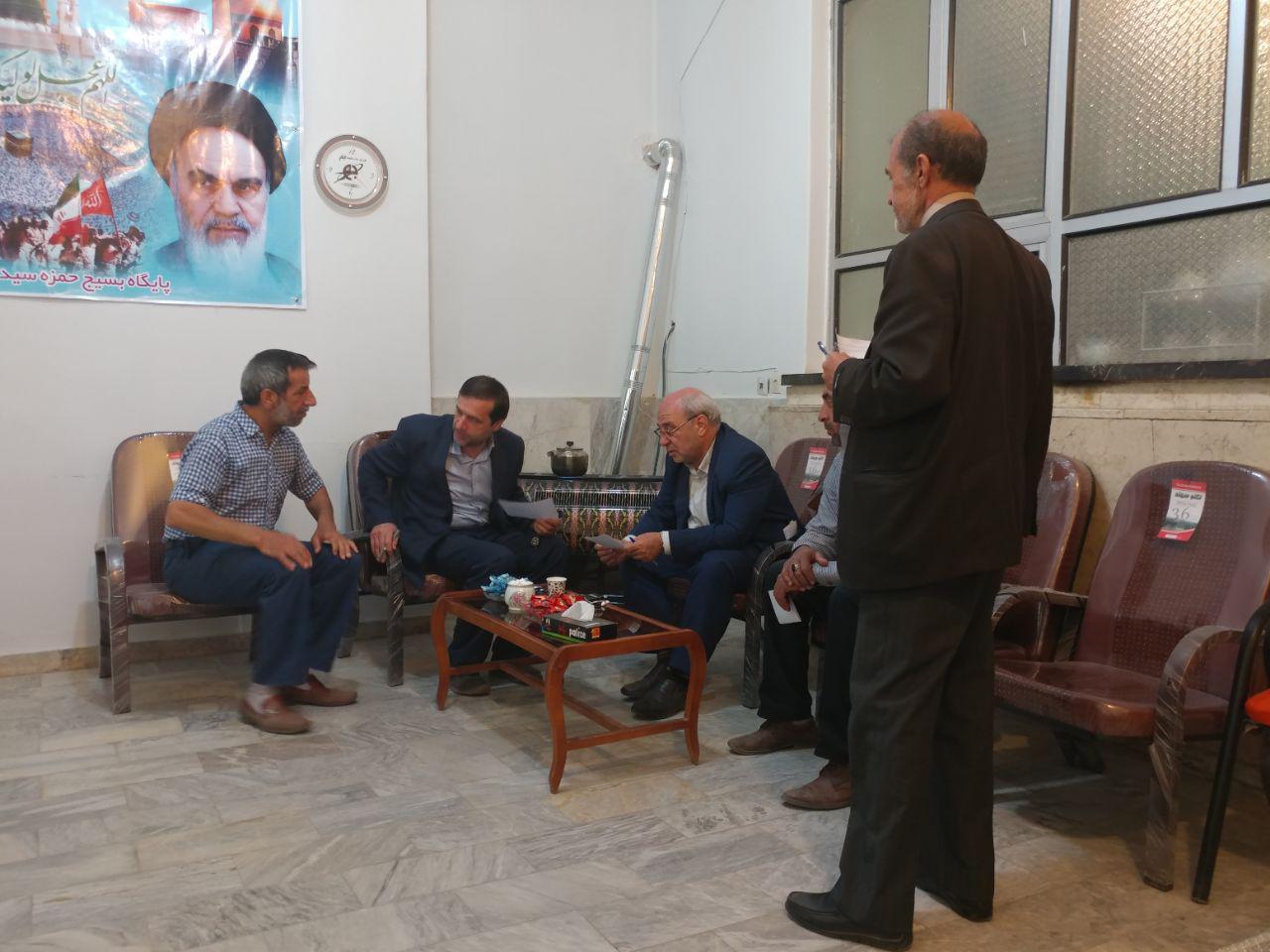 ملاقات مردمی جناب آقای حاجی در دفتر بخش میمه صبح امروز جمعه ۵ خرداد ماه ۹۶ برگزار شد.