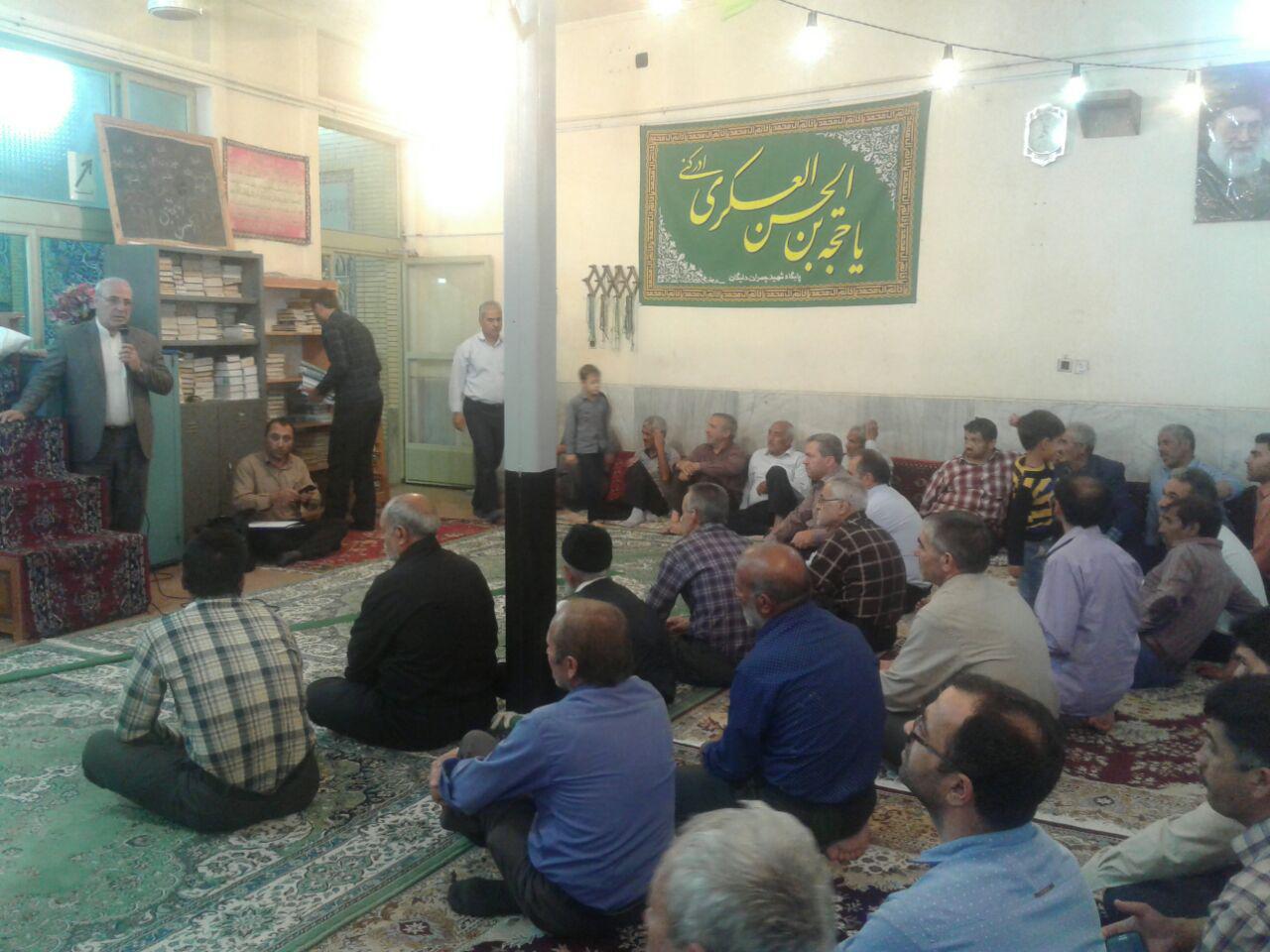 حسینعلی حاجی شامگاه سه شنبه سوم مرداد ماه ۹۶ پس از شرکت در جلسه  خانه ملت  محله دلیگان شهر خورزوق در مسجد الزهرا سلام الله علیها همنشین مردم شد
