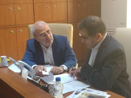 آقای حاجی با وزیر بهداشت دیدار کرد