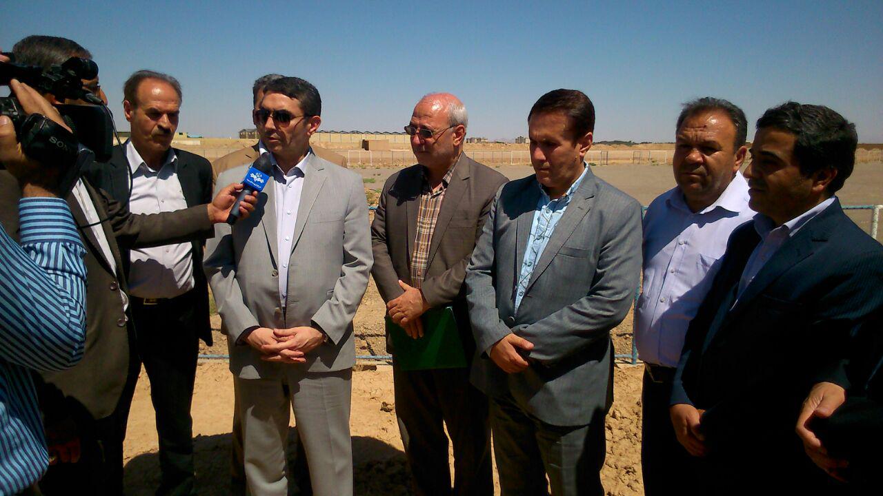 معاون پشتیبانی و مالی وزیر ورزش پس از بازدید از زمین چمن دولت آباد، از اختصاص مبلغ پانصد میلیون تومانی جهت تکمیل این پروژه خبر داد
