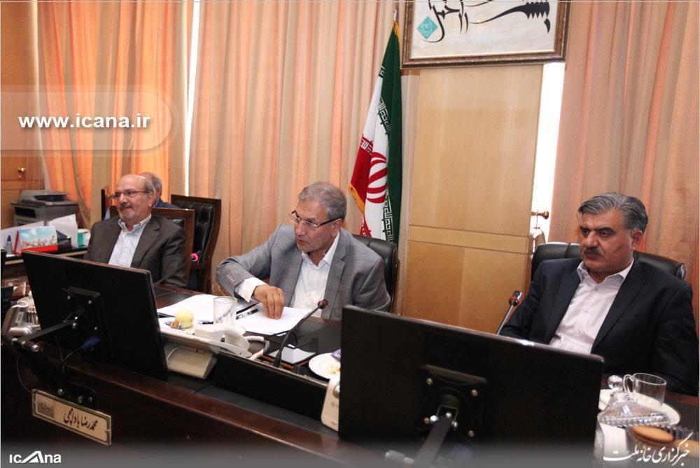 اشغال فرصت های شغلی توسط اتباع بیگانه غیر مجاز، ربیعی ،وزیر کار را به مجلس کشاند/حاجی: عدم ساماندهی اتباع بیگانه، موجبات بیکاری جوانان را فراهم کرده است