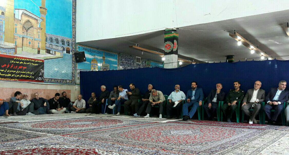 آقای حاجی با حضور در مراسم بزرگداشت شهید منوچهر برزگر فرجی نسبت به مقام شامخ این شهید والامقام ادای احترام کرد