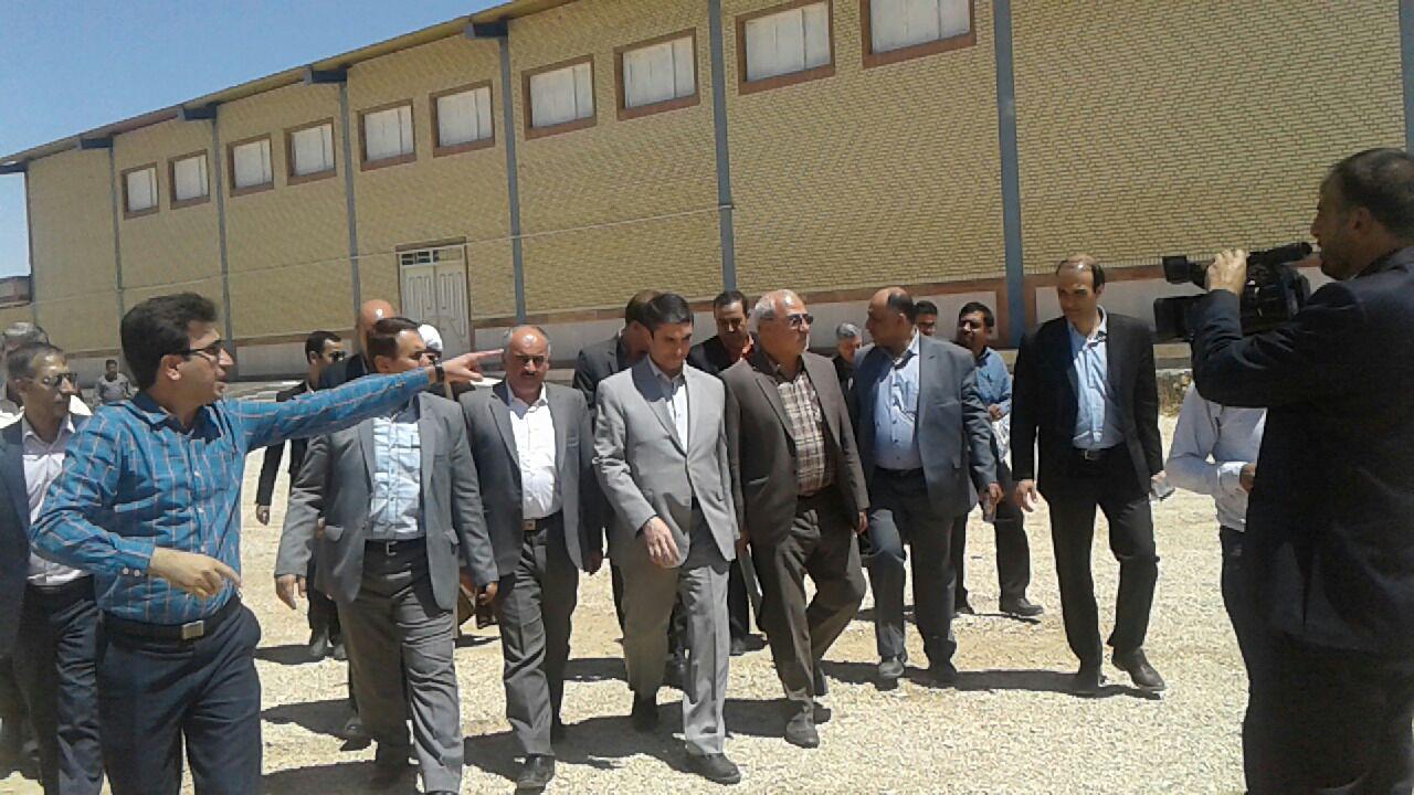 معاون مالی و پشتیبانی وزیر ورزش از مجموعه ورزشی شهر گرگاب بازدید کرد