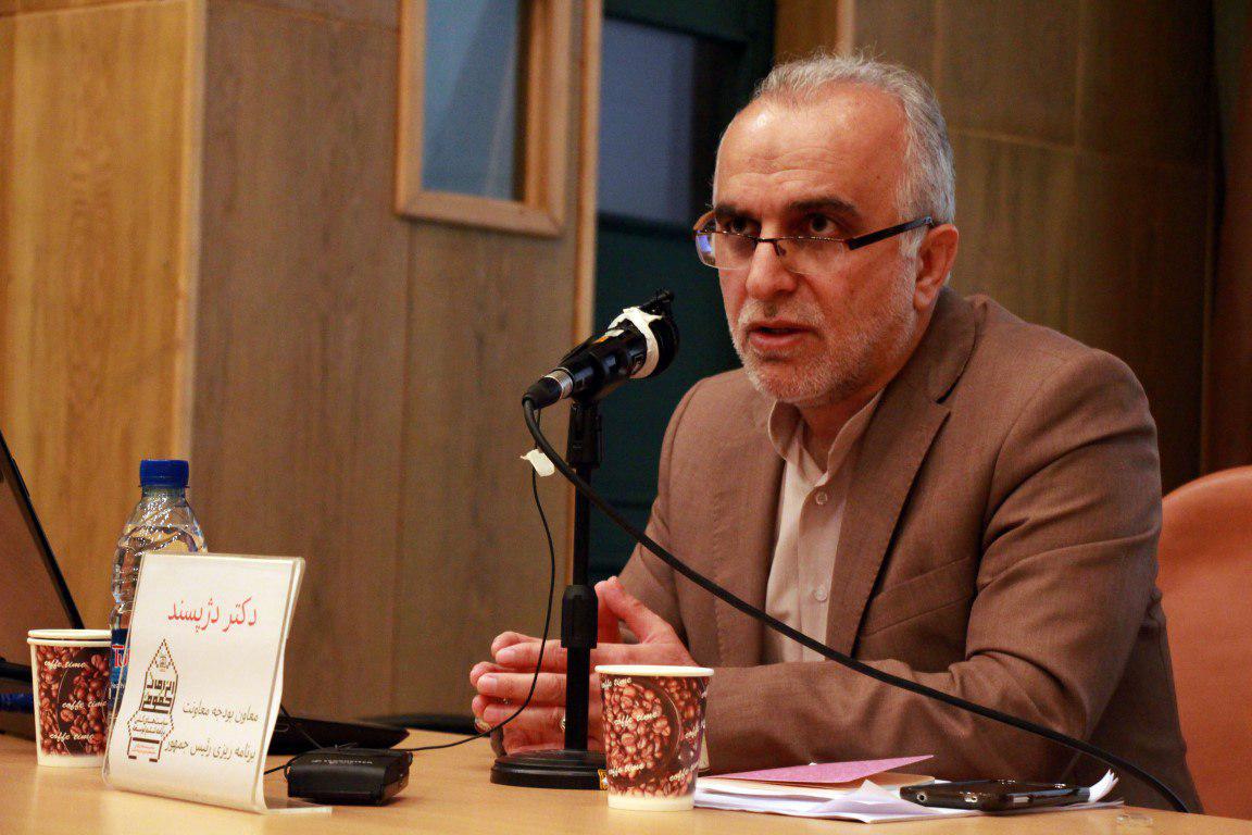 معاون سازمان برنامه وبودجه در پاسخ به پیامک ارسال شده برای حسینعلی حاجی:خبرعدم پرداخت مستمری بازنشستگان صحت ندارد
