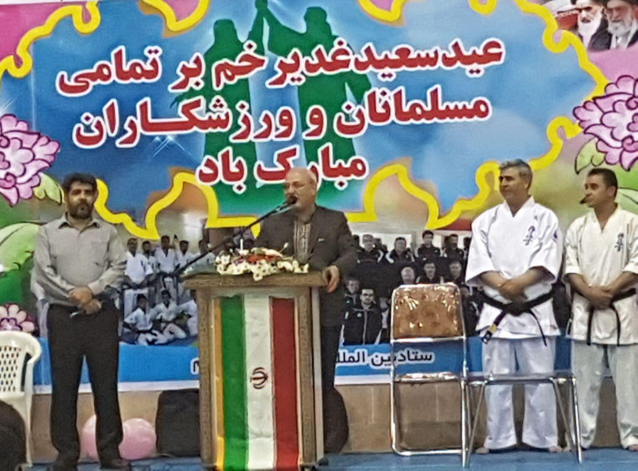 حضور آقای حاجی در جمع ورزشکاران و اهالی شریف محله اسلام آباد خورزوق