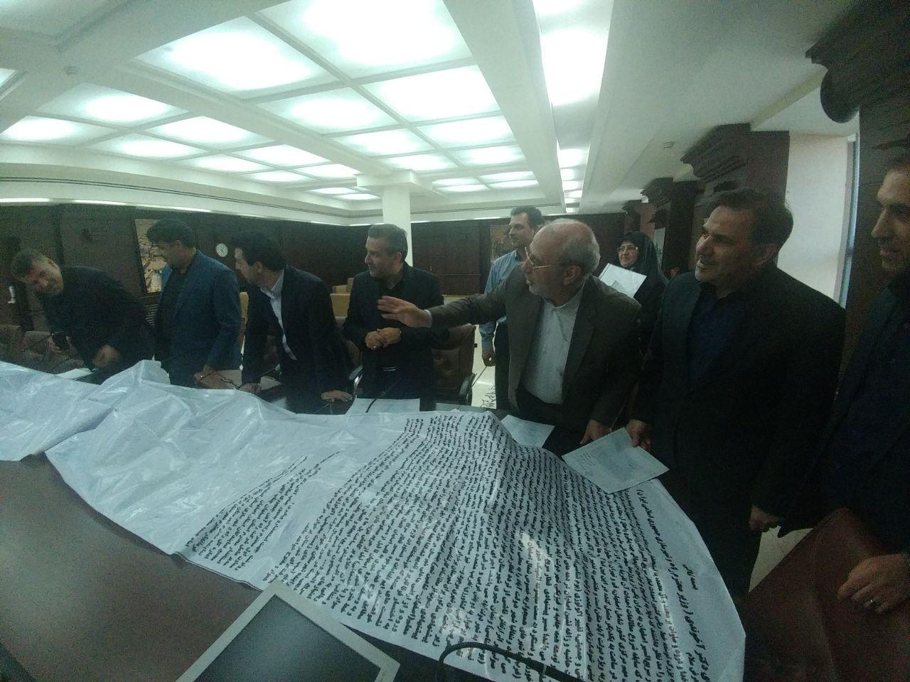 حاجی در دیدار با وزیر راه وشهرسازی : تبعات فرهنگی، اجتماعی و زیست محیطی عبور قطار سریع السیر اصفهان – تهران از وسط شهرهای شهرستان برخوار بسیار زیاد است.