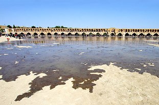 جزئیات تصمیماتی مهم درباره زاینده‌رود/ مصوبات آب ۳ استان روی میز رئیس مجلس