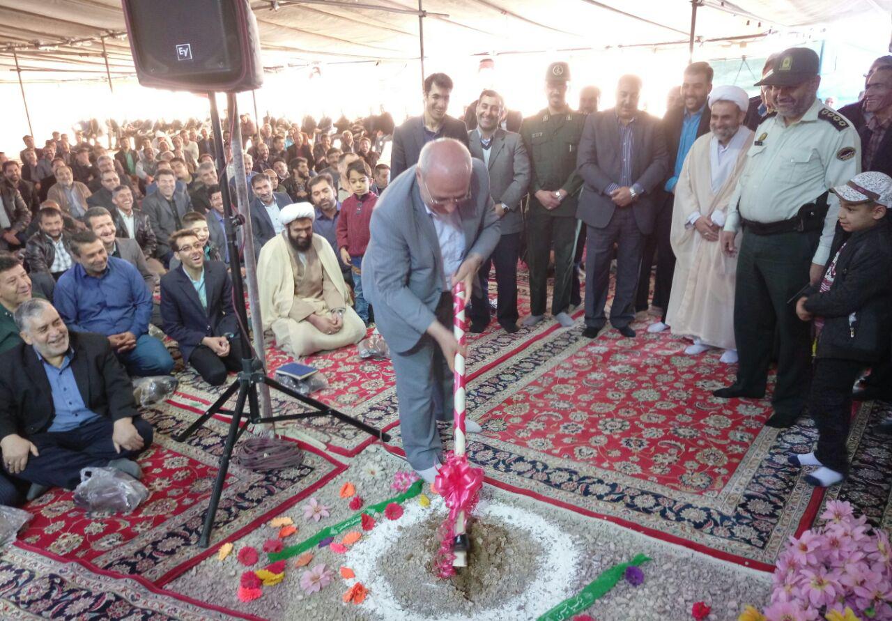 🔶حسینعلی حاجی؛ صبح امروز جمعه ۳۱ فروردین ماه پس از شرکت در مراسم دعای ندبه، کلنگ احداث مهدیه خورزوق را به زمین زد
