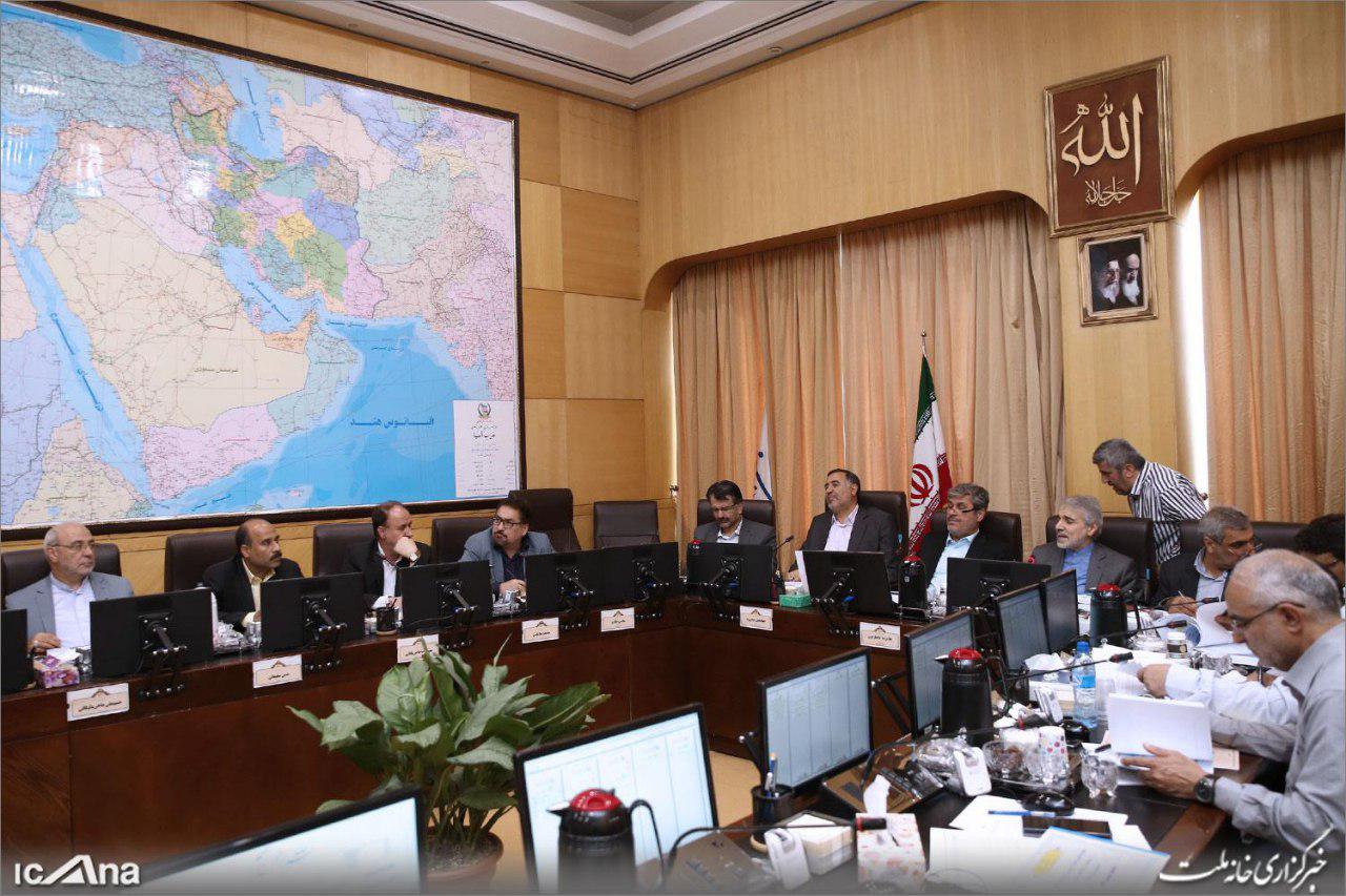 نشست اعضای کمیسیون برنامه، بودجه و محاسبات مجلس شورای اسلامی عصر روز سه شنبه ۲۱ فروردین ماه ۱۳۹۷ با حضور محمد باقر نوبخت