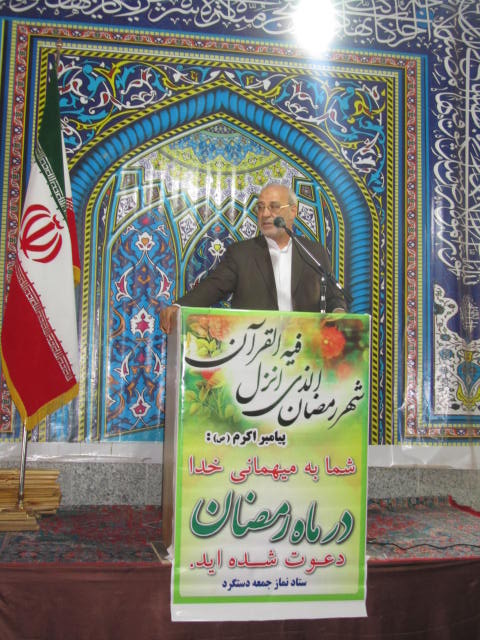 حاجی در مراسم نمازجمعه دستگرد: فرمایشات دوم خرداد ماه رهبر معظم انقلاب ،منشوری مستدل برای مذاکره کنندگان با اروپایی هاست