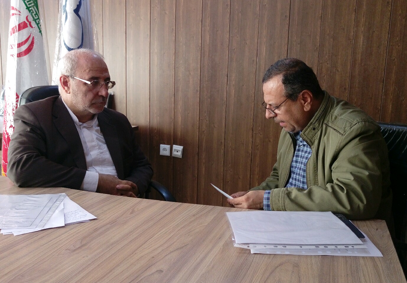 دکتر لارابی رئیس جدید اداره دامپزشکی شاهین شهر و میمه با حضور در دفتر آقای حاجی با ایشان دیدار و گفتگو کرد.