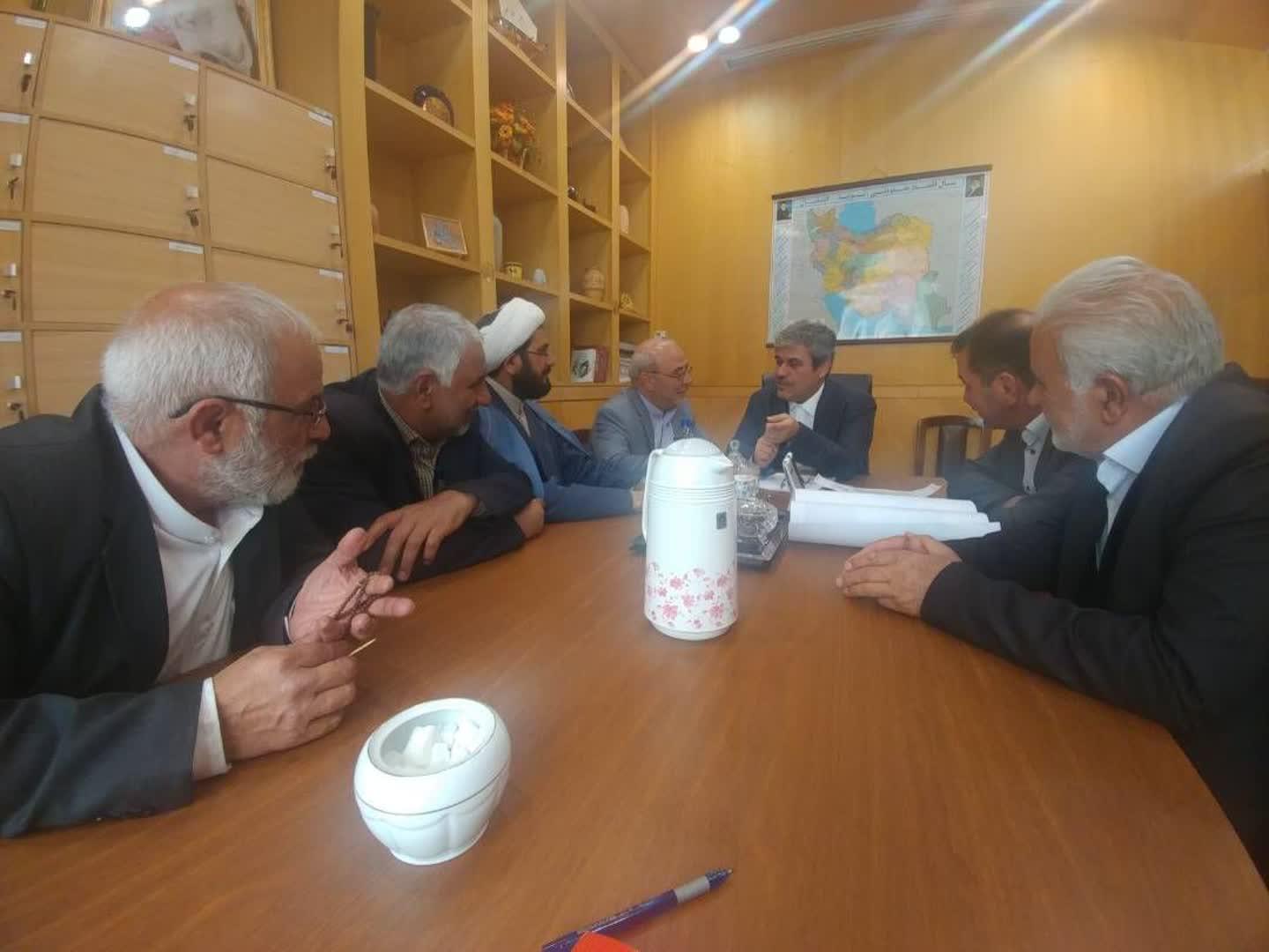 جلسه بررسی مشکلات محله زمان آباد شهر دولت آباد با حضور تاجگردون رئیس کمیسیون برنامه، بودجه و محاسبات
