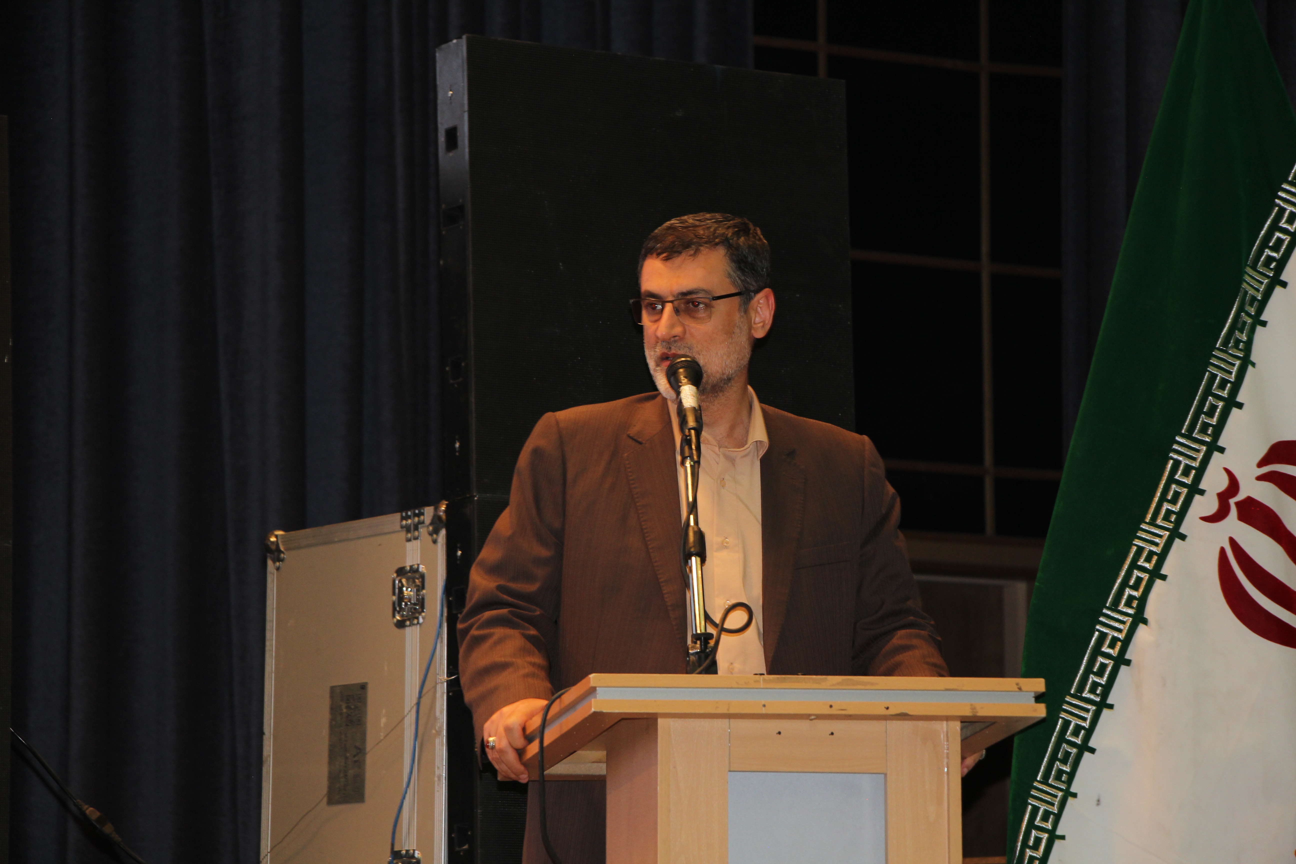 عضو هیأت رئیسه مجلس در همایش حماسه سازان : خون شهدای مجلس شورای اسلامی در فاجعه تروریستی داعش به‌خصوص شهیدان علی جواد زارع و حجت‌الاسلام سید مهدی تقوی، عمر جنایتکاران داعشی را کوتاه کرد