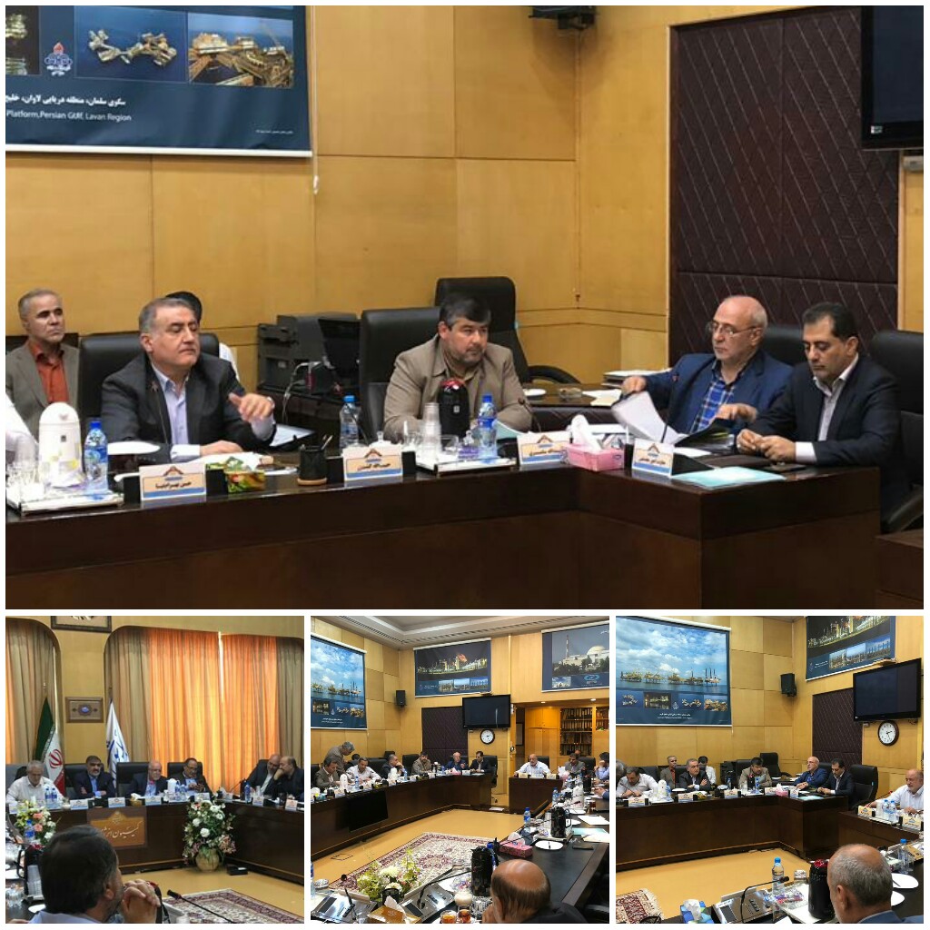 بیژن نامدار زنگنه وزیر نفت در حال پاسخ به سوال حسینعلی حاجی در خصوص قرارداد نفتی با شرکت توتال