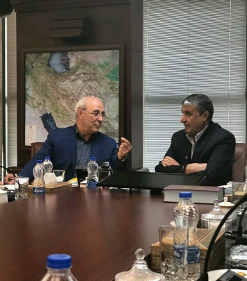 ✅✅حسینعلی حاجی ظهر امروز با حضور در وزارت راه و شهرسازی با محمد اسلامی دیدار و گفتگو کرد.