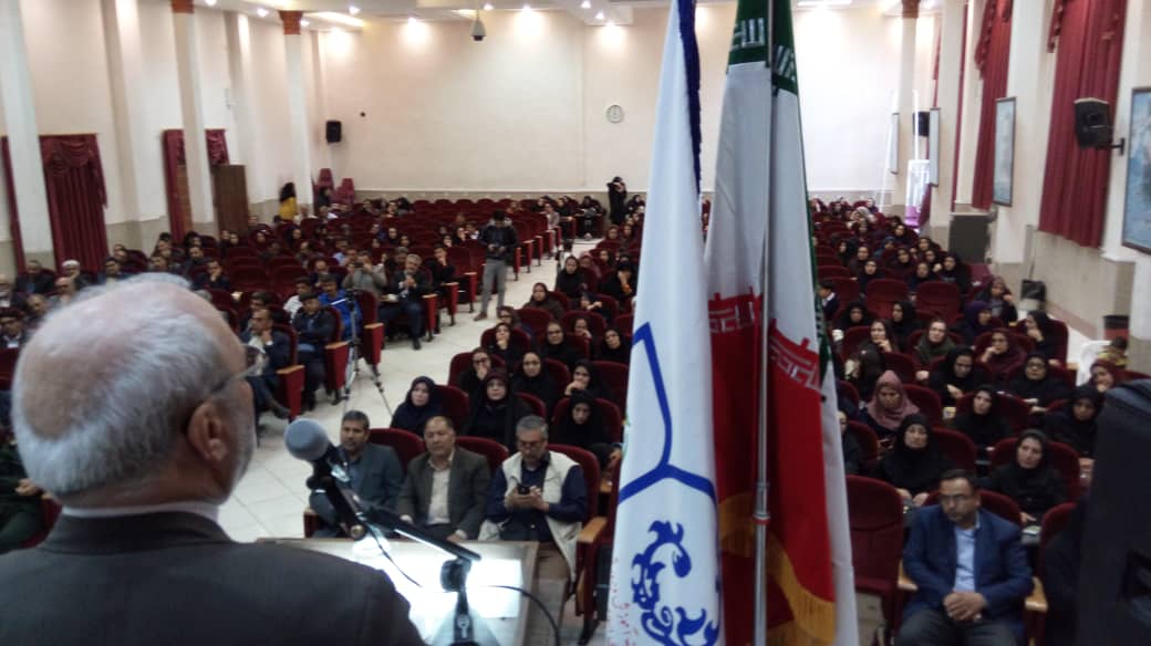 حاجی‌دلیگانی: مسؤولان وعده غیرعملی به معلمان ندهند