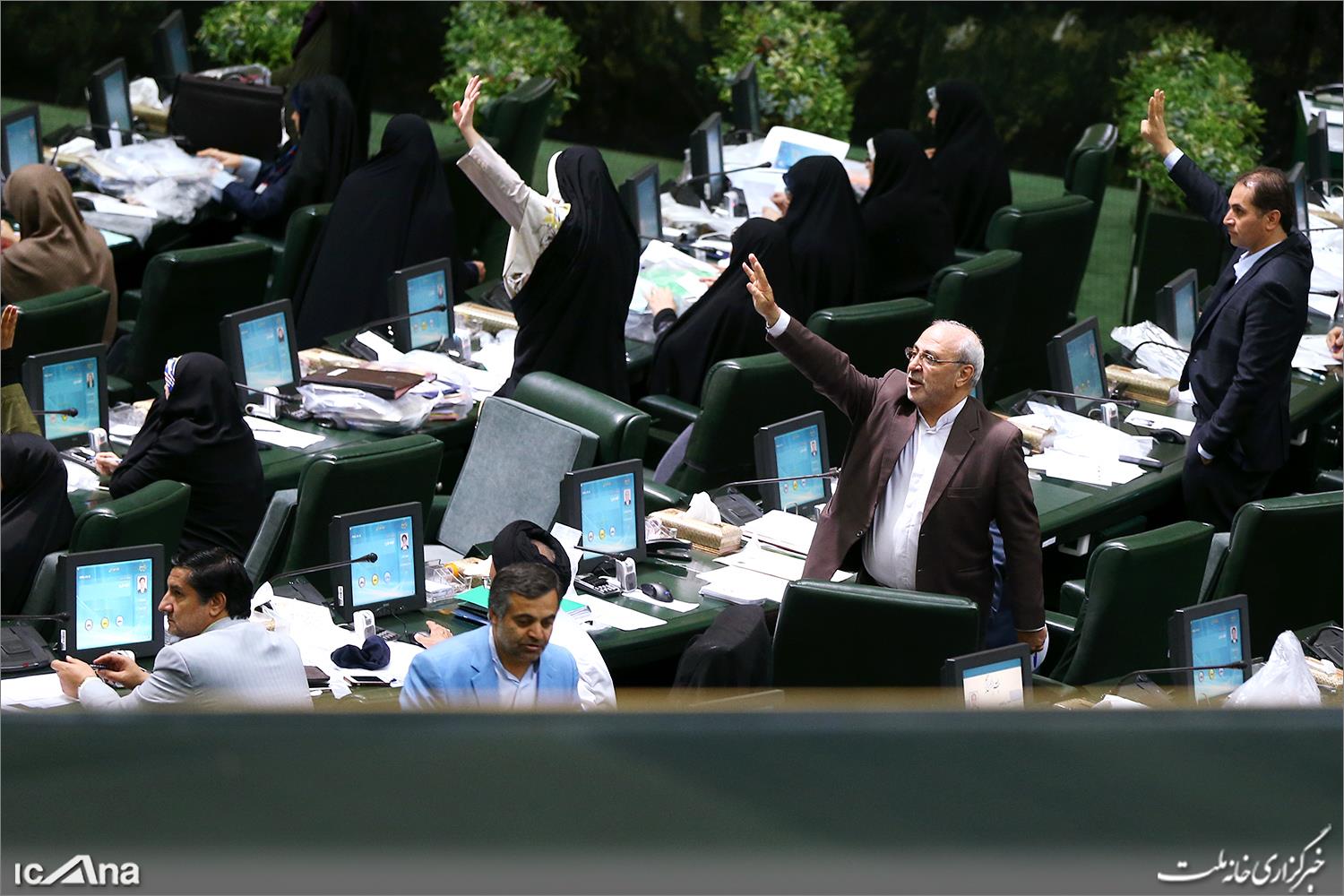کلیپ/بیان مشکلات اقتصادی کشور از زبان آقای حاجی