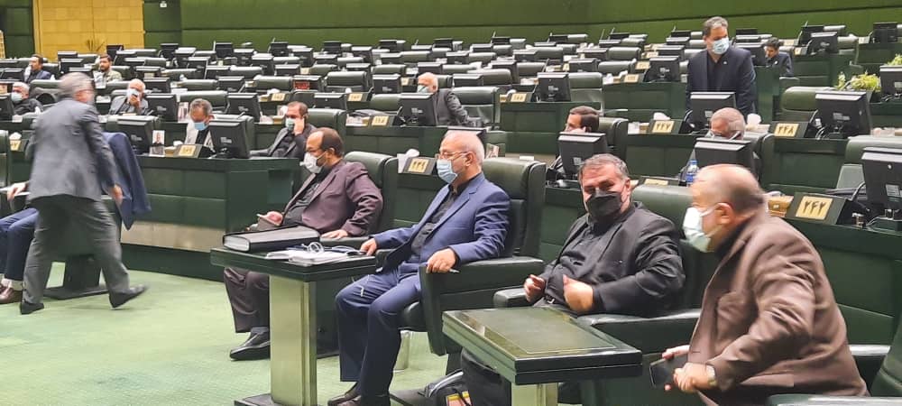 حسینعلی حاجی از فعالیت مجلس برای تسهیل صدور مجوزهای کسب و کار در کشور میگوید…
