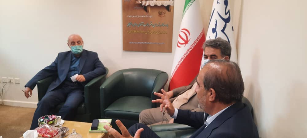 دیدار رئیس کمیسیون کشاورزی و معاون عمرانی وزیر آموزش و پرورش با آقای حاجی