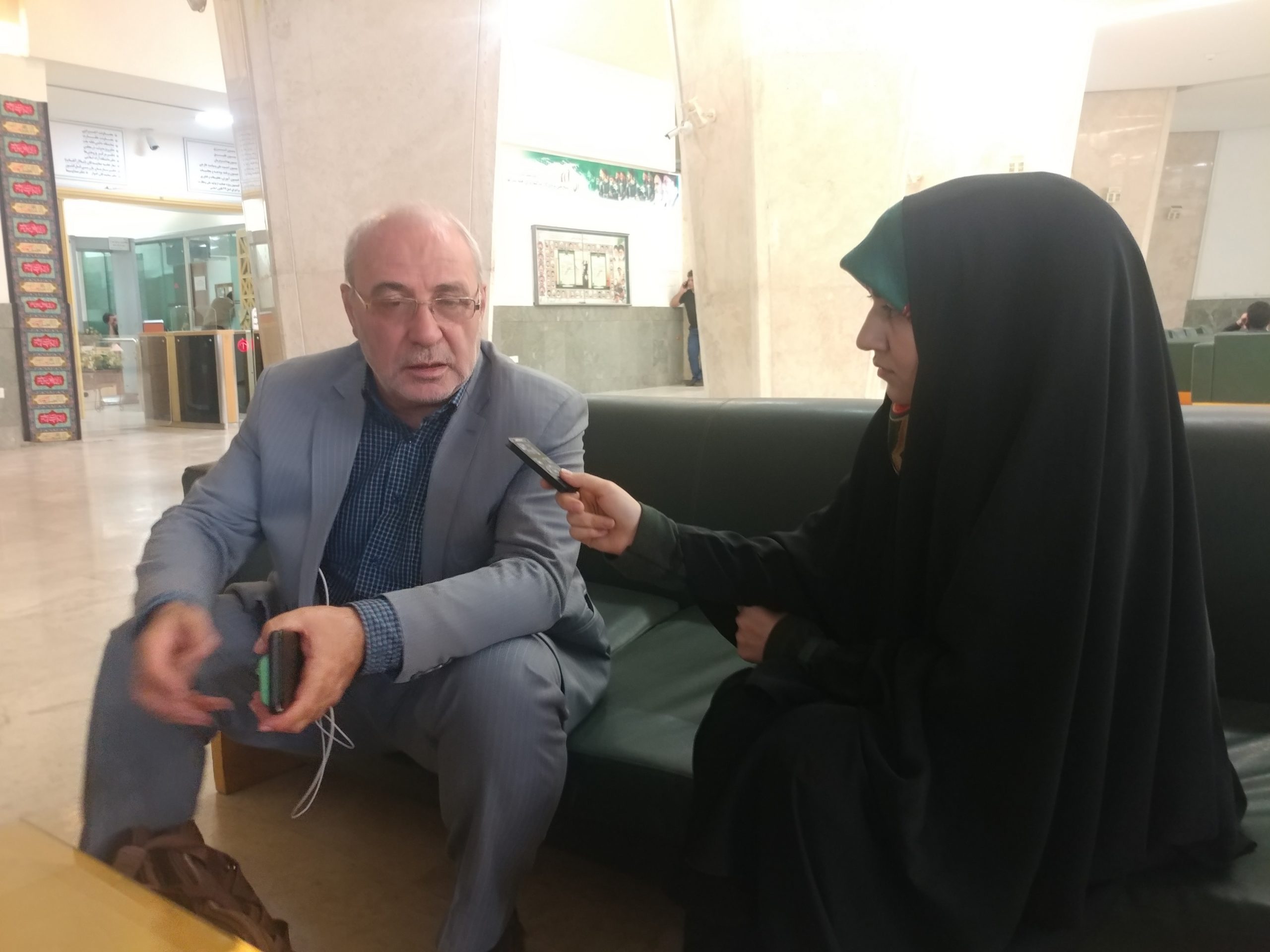 آقای حاجی: قانون تسهیل ازدواج منافاتی با طرح جوانی جمعیت ندارد