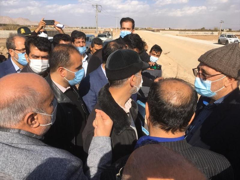 در بازدید وزیر نیرو از فرونشست در دشت برخوار:…..