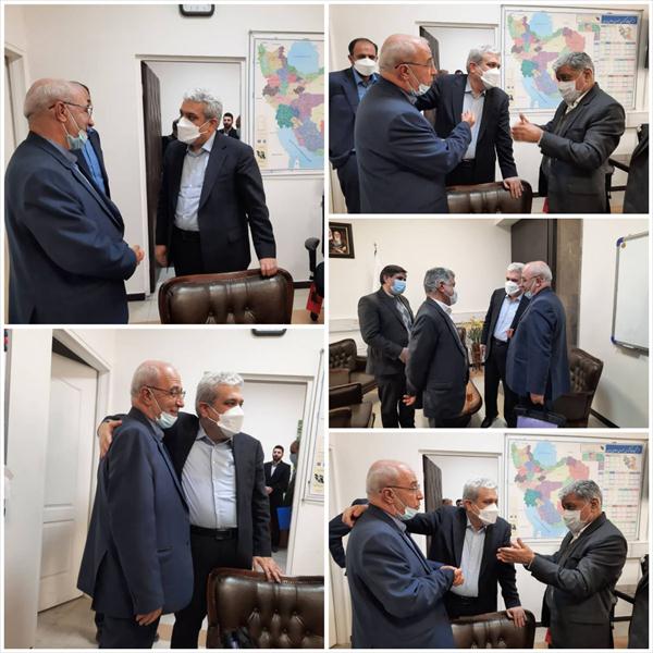 گفتگوی صمیمانه دکتر ستاری معاون علمی و فناوری رئیس جمهور با اقای حاجی