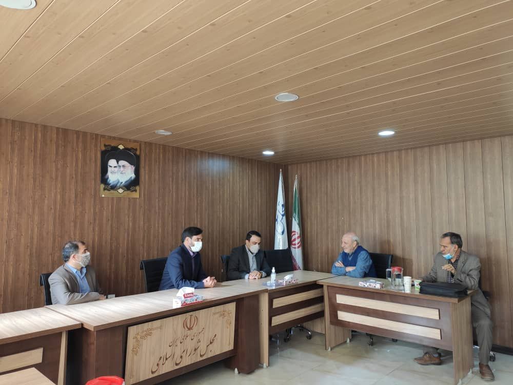 دیدار نوروزی رئیس دادگستری شهرستان شاهین شهر و میمه و دادستان عمومی و انقلاب شاهین شهر با آقای حاجی