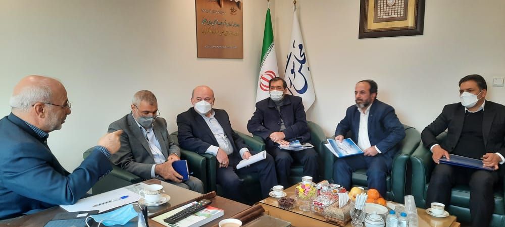 جلسه آقای حاجی با معاون وزیر اقتصاد و رییس کل سازمان سرمایه گذاری و  معاون حقوقی و امور مجلس وزیر اقتصادی و دارایی