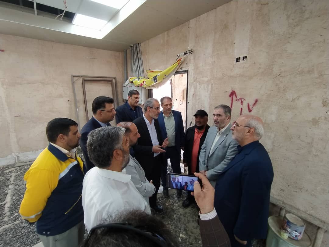 بازدید از ساختمان در حال احداث اداره پست برخوار