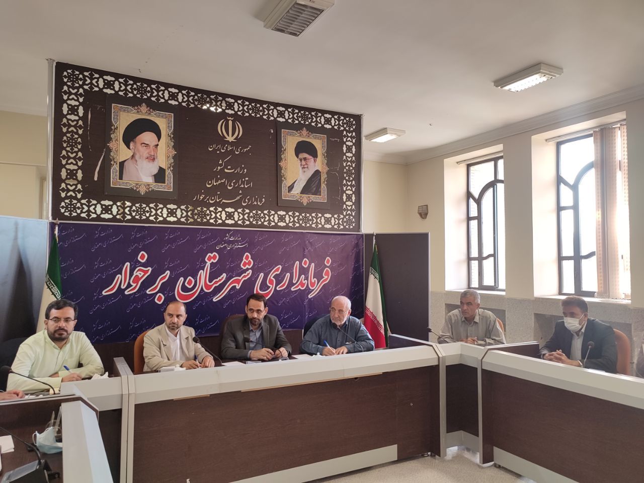 جلسه رسیدگی به وضعیت نانوایان سنتی با حضور معاون امور اقتصادی استانداری اصفهان