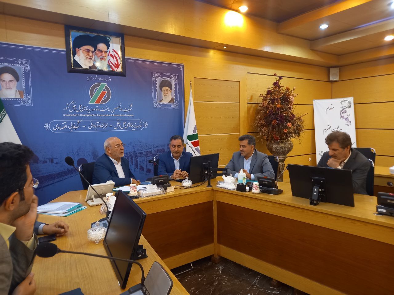 دیدار آقای حاجی با معاون وزیر و مدیر عامل شرکت ساخت و توسعه زیربناهای حمل و نقل کشور