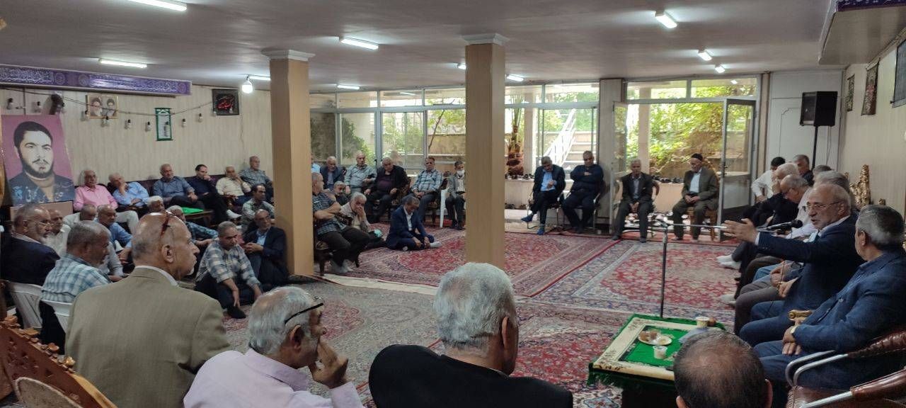 حسینعلی حاجی در جمع خانواده های معظم شهدای استان اصفهان: