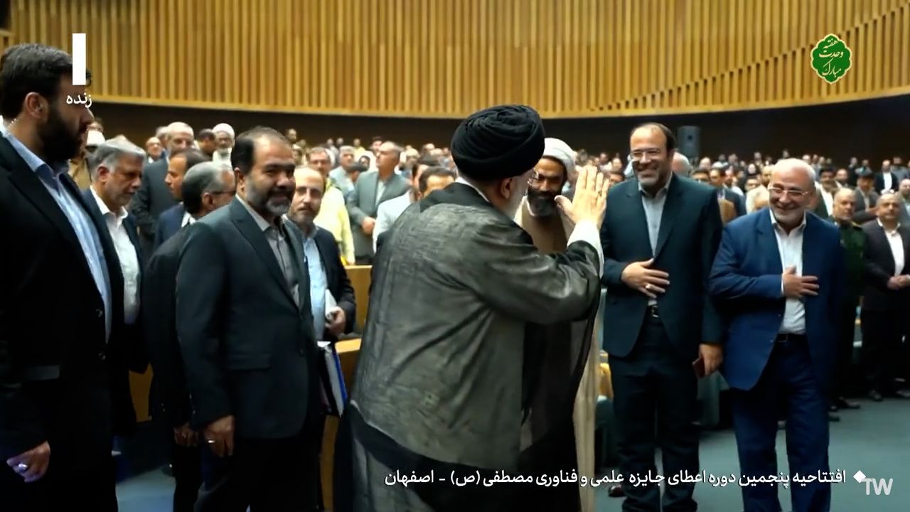 حضور رئیس جمهوردرشرکت پالایش نفت اصفهان+ گزارش تصویری جایزه مصطفی (صل الله علیه وآله)