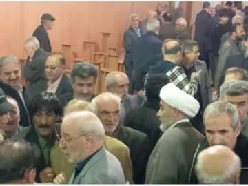 جلسه انتخاباتی حسینعلی حاجی دليگانی در مسجد جامع شاهین شهر برگزار شد+ فیلم