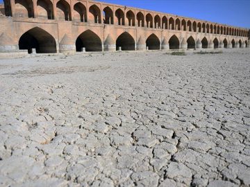 احیای دائمی زاینده رود راهکار حل بحران فرونشست در اصفهان است