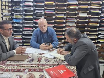 حضور معاون وزیر آموزش و پرورش در دفتر آقای حاجی