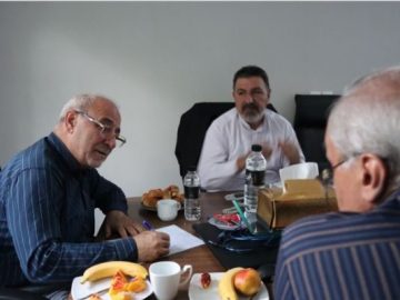 نشست انجمن داروسازان استان اصفهان با آقای حاجی