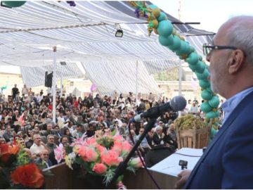ملاقات مردمی در دفتر بخش میمه و سخنرانی در ششمین جشنواره انگور حسن رباط