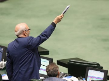 پیگیری تخلف در واگذاری ایران خودرو؛ حسینعلی حاجی در گفتگوی ویژه خبری