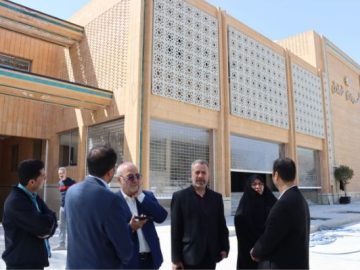 در دهمین روز از بهار طبیعت؛ برنامه ها و دیدارهای آقای حاجی در شهرهای دستگرد و خورزوق