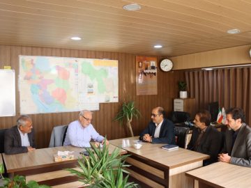 جلسه اشتغال بانوان شهر گرگاب/دیدارنمایندگان بازرسان و کارشناسان بهداشت حرفه ای استان با آقای حاجی