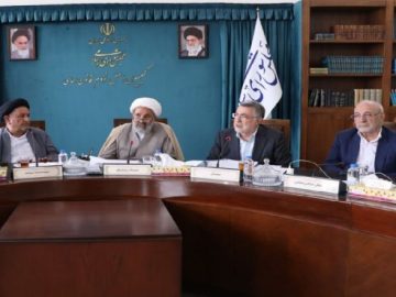 نشست کمیسیون اصل ۹۰ مجلس شورای اسلامی با حضور وزیر بهداشت و درمان و آموزش پزشکی
