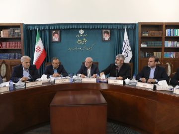 نشست اعضای کمیسیون اصل 90 مجلس به ریاست حسینعلی حاجی‌دلیگانی