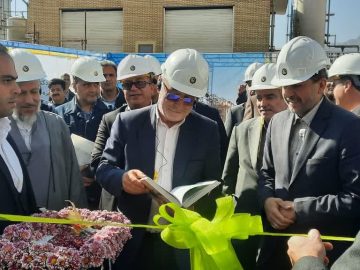 آئین بهره برداری از فاز نخست پروژه FRW پالایشگاه نفت سپاهان با حضور آقای حاجی