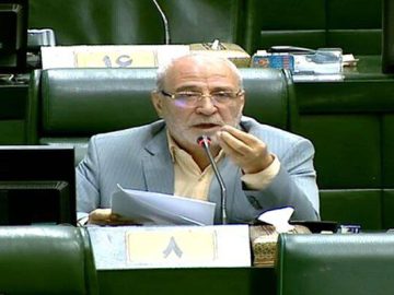 نمایندگان حاضرند سه شیفت در صحن مجلس حضور پیدا کنند تا مشکلات معیشتی مردم حل شود