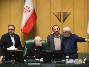 چرا کار نظارتی دیوان محاسبات موثر نبوده؟ چرا برخوردی با متخلفین صورت نمیگیرد؟