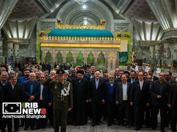 تجدید میثاق نمایندگان مجلس شورای اسلامی با امام راحل (ره)